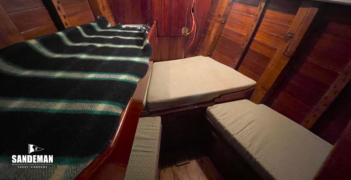 Fo'c'sle cabin view forward