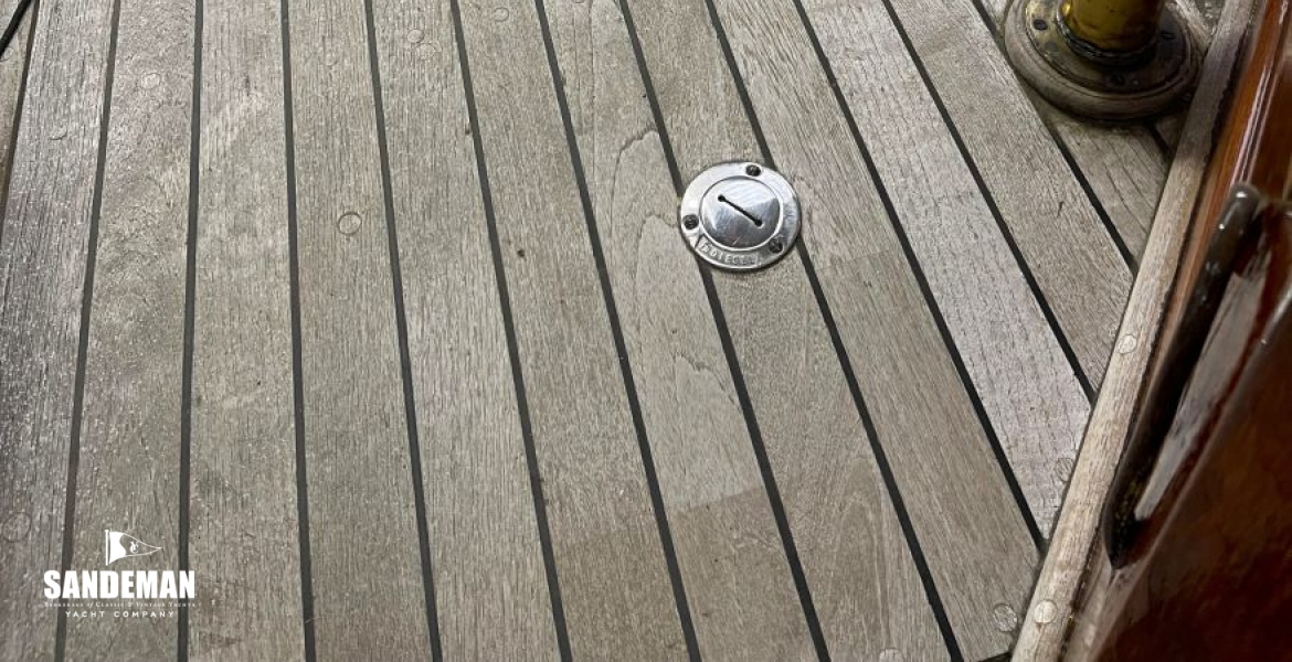 Forward deck port view forward