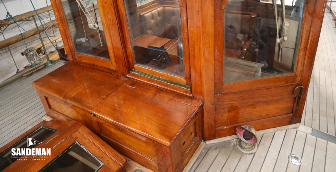 Wheelhouse from port view aft