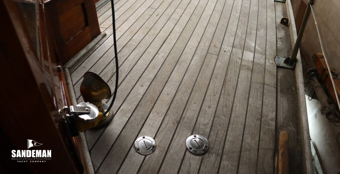 Forward deck starboard view forward