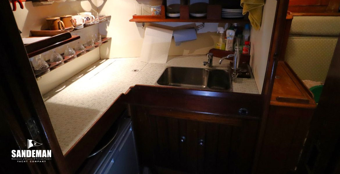 Galley to starboard