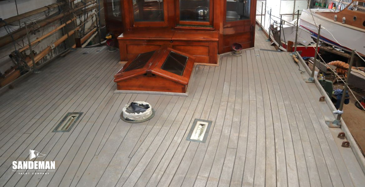 Forward deck view aft