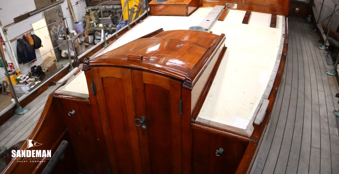 View forward over aft cabin