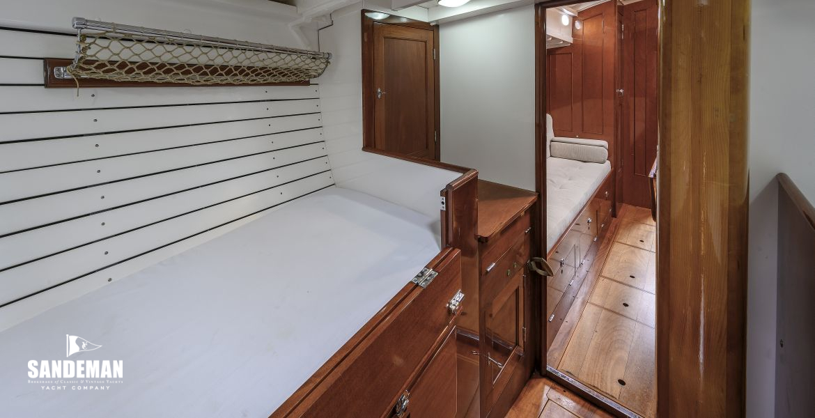 Fore/ owner's cabin view aft to starboard [Heiner Leiska]