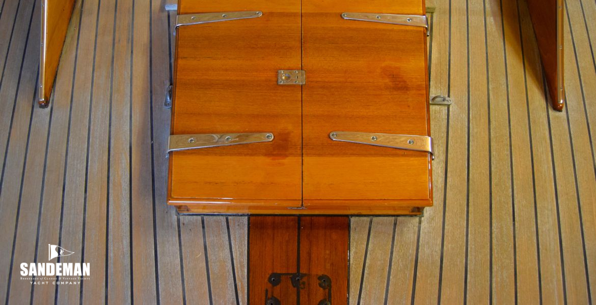 Lazarette hatch