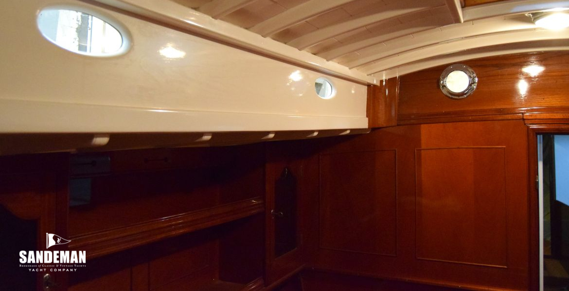 Saloon details view forward to port