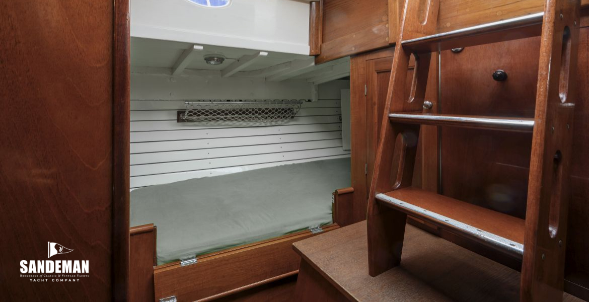 Starboard quarter berth