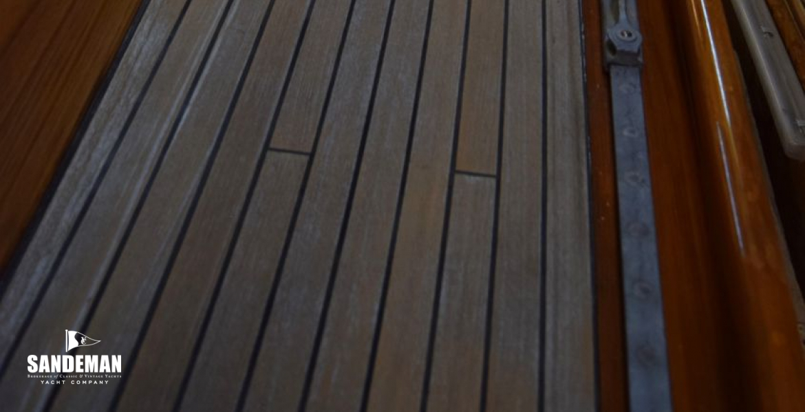 Side deck details