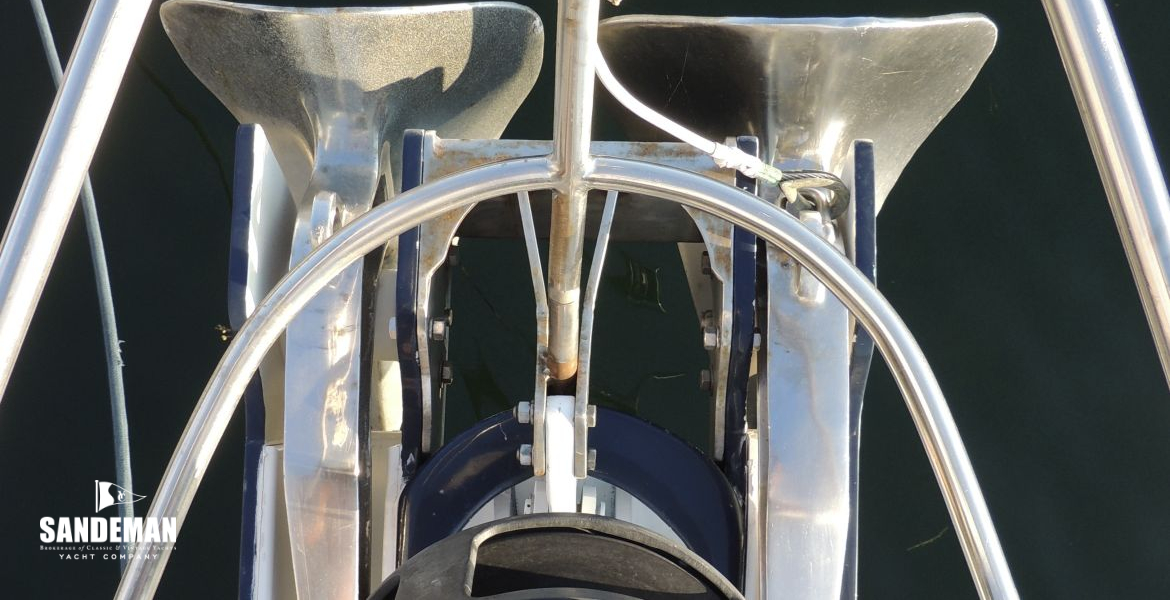 Anchor stowage