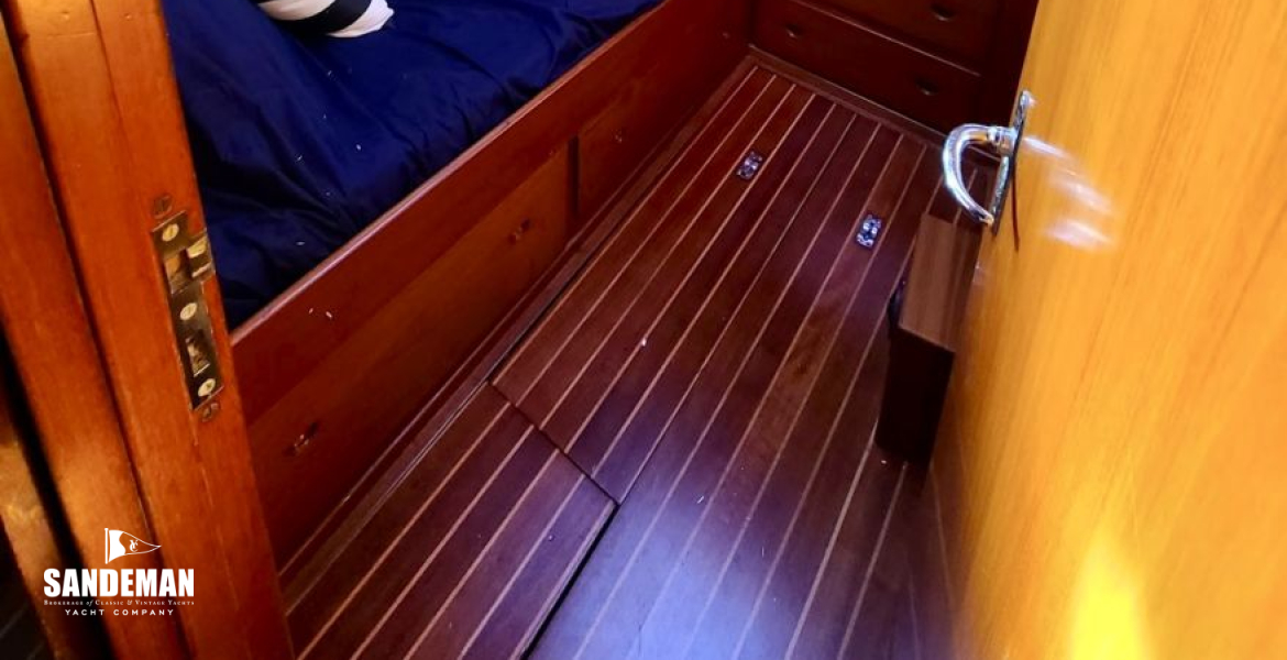 Port guest cabin