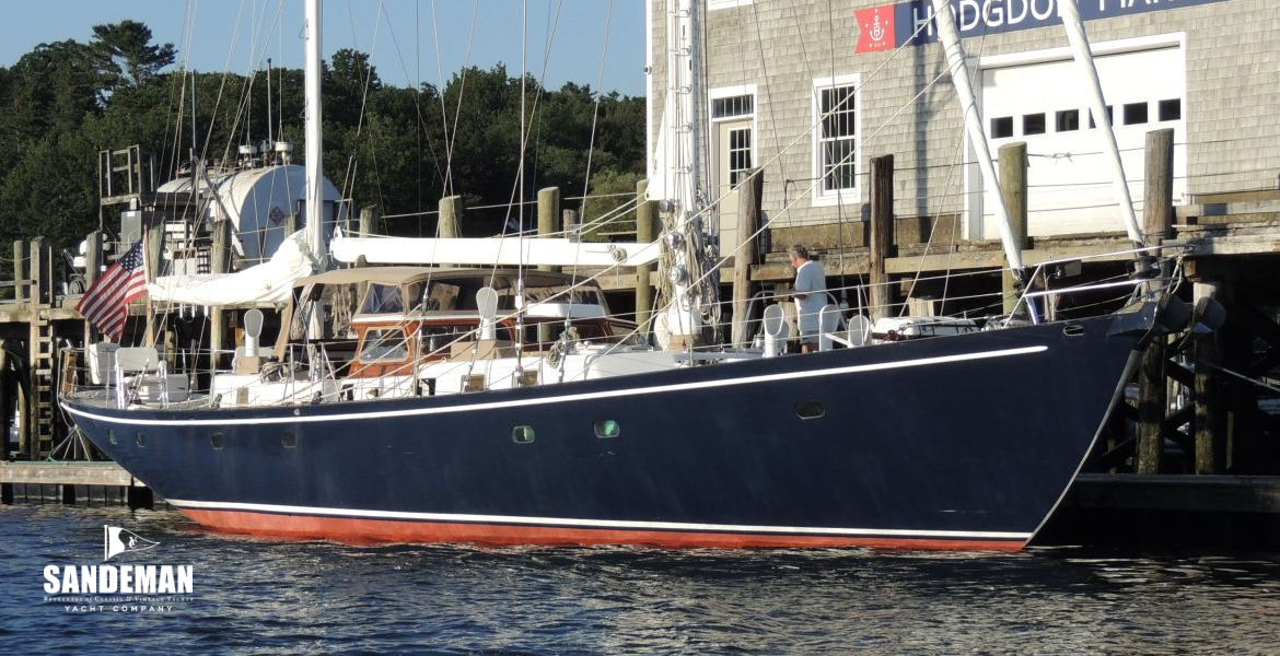 Starboard bow alongside