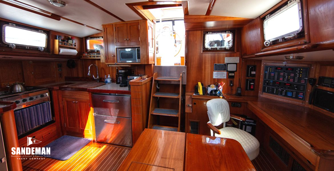 Saloon view aft to companionway