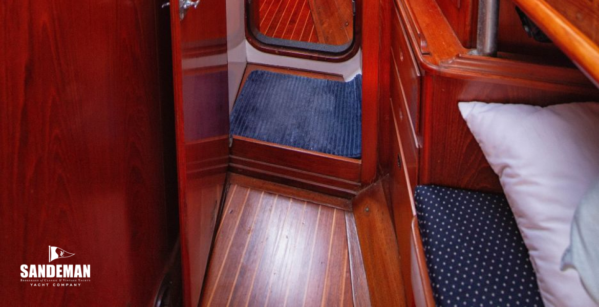 Starboard guest cabin view forward