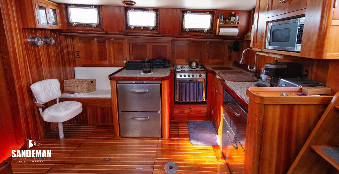 Saloon view to galley