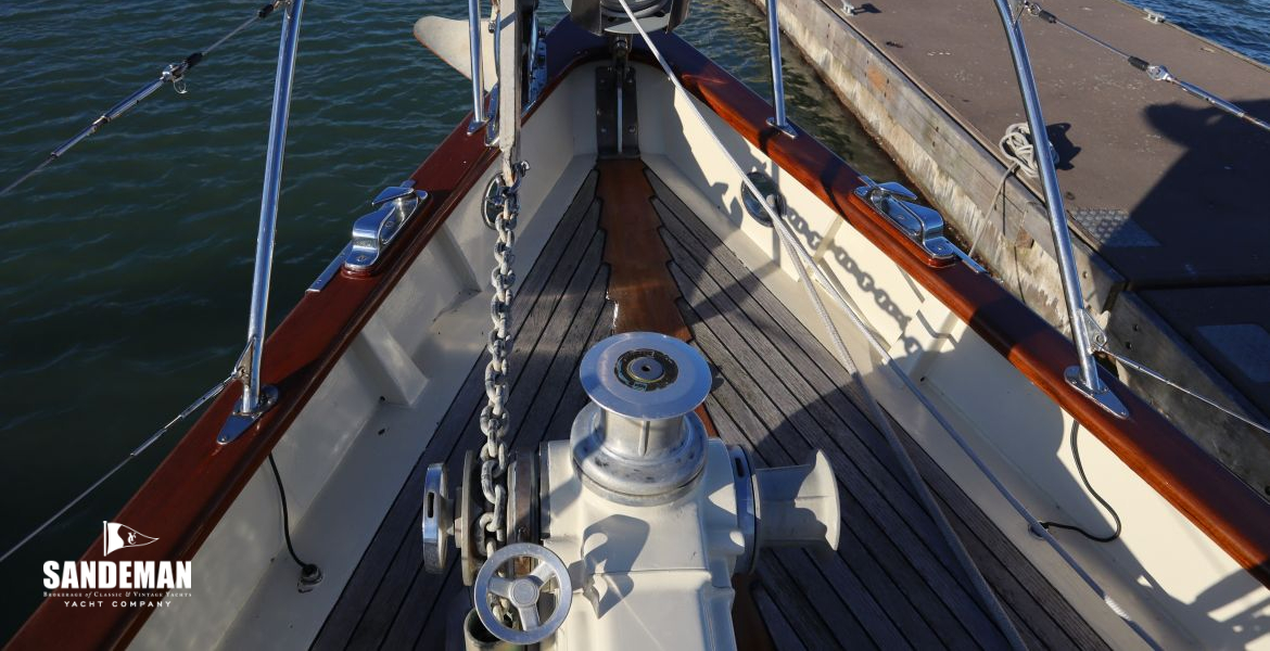 Foredeck details
