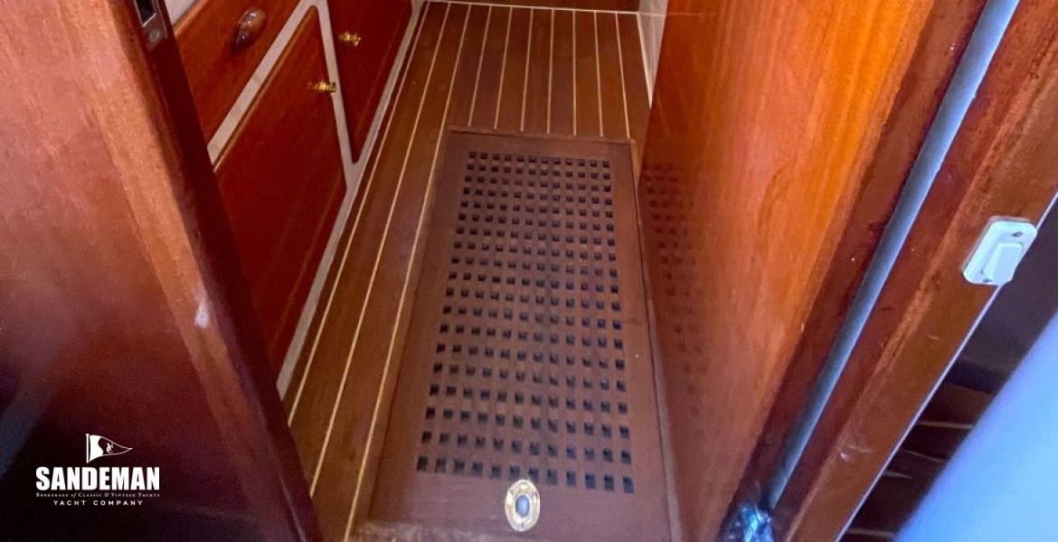 Aft owner cabin en-suite