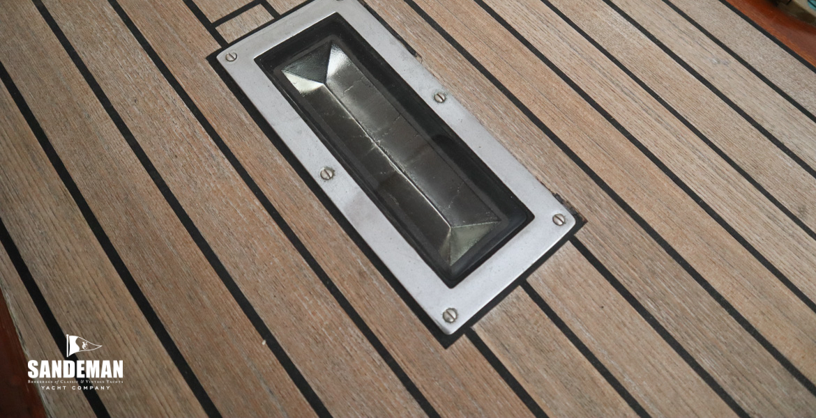 Deck prism