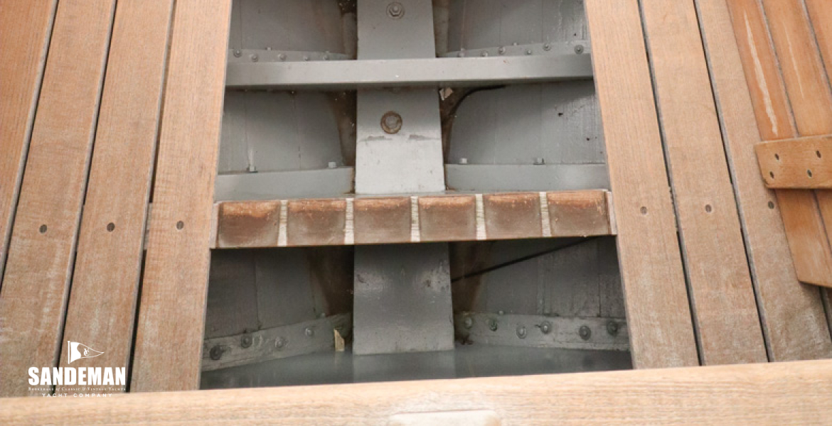 Cockpit bilge