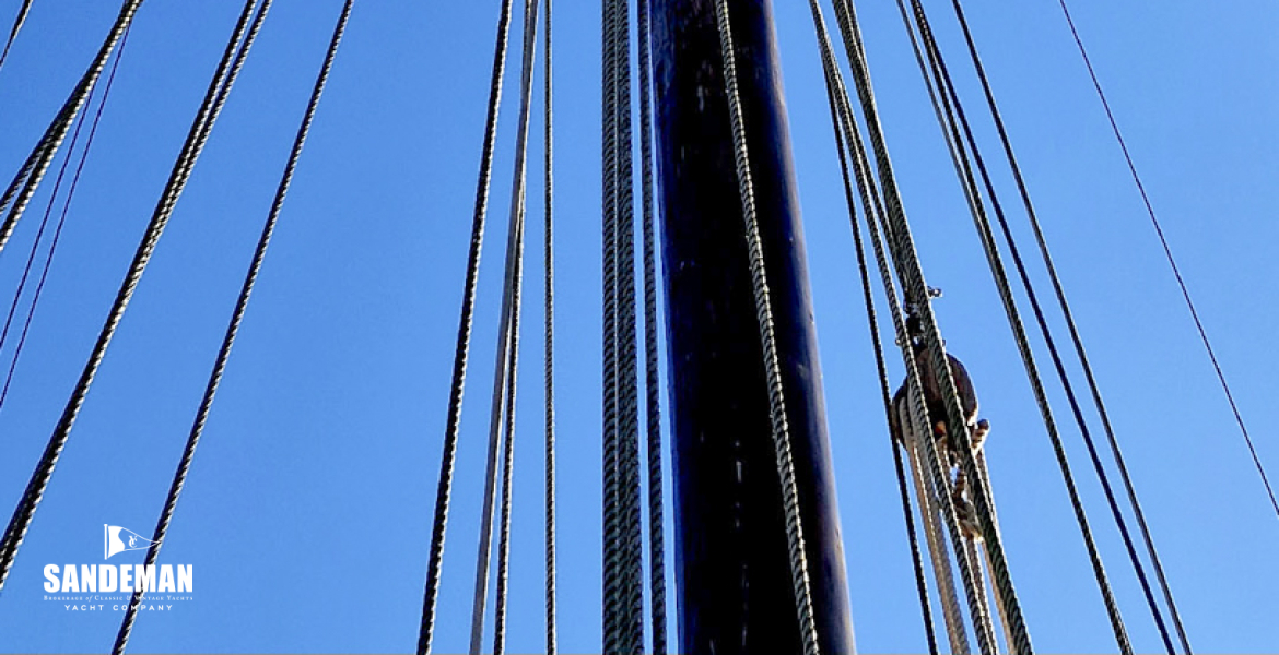 Mast from aft
