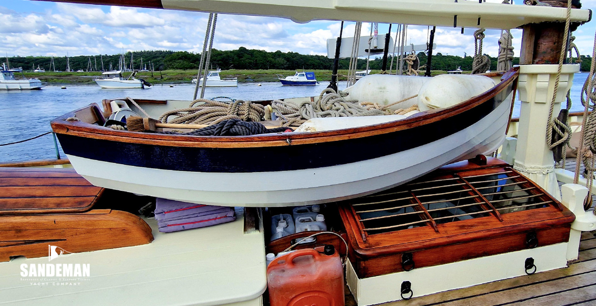 Mid deck details