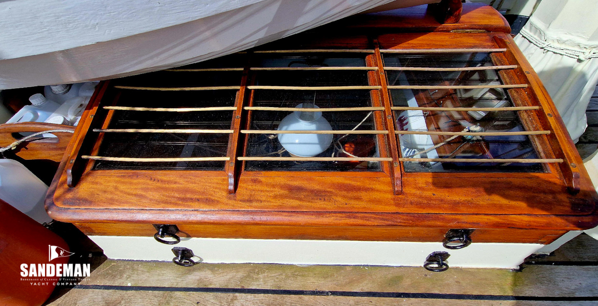Saloon skylight