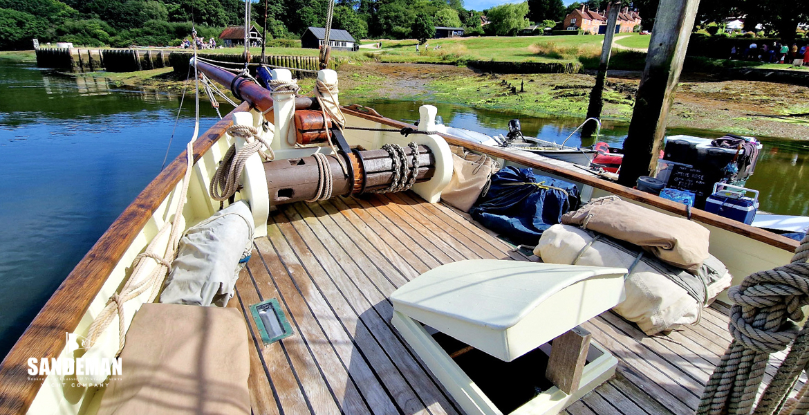 Foredeck view forward