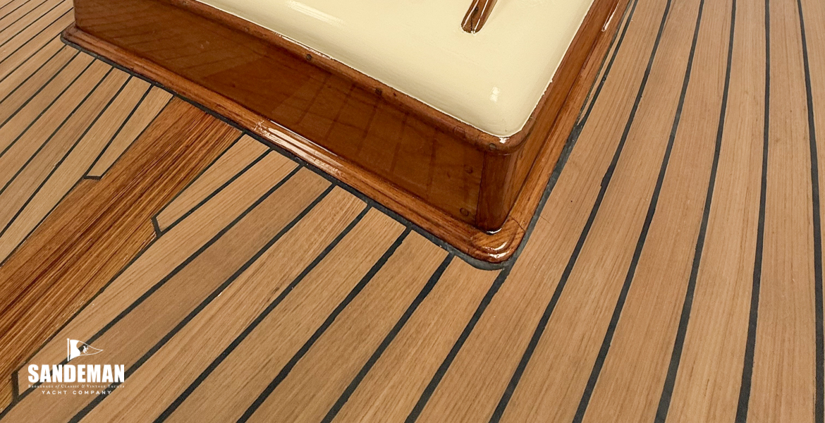 Foredeck view aft