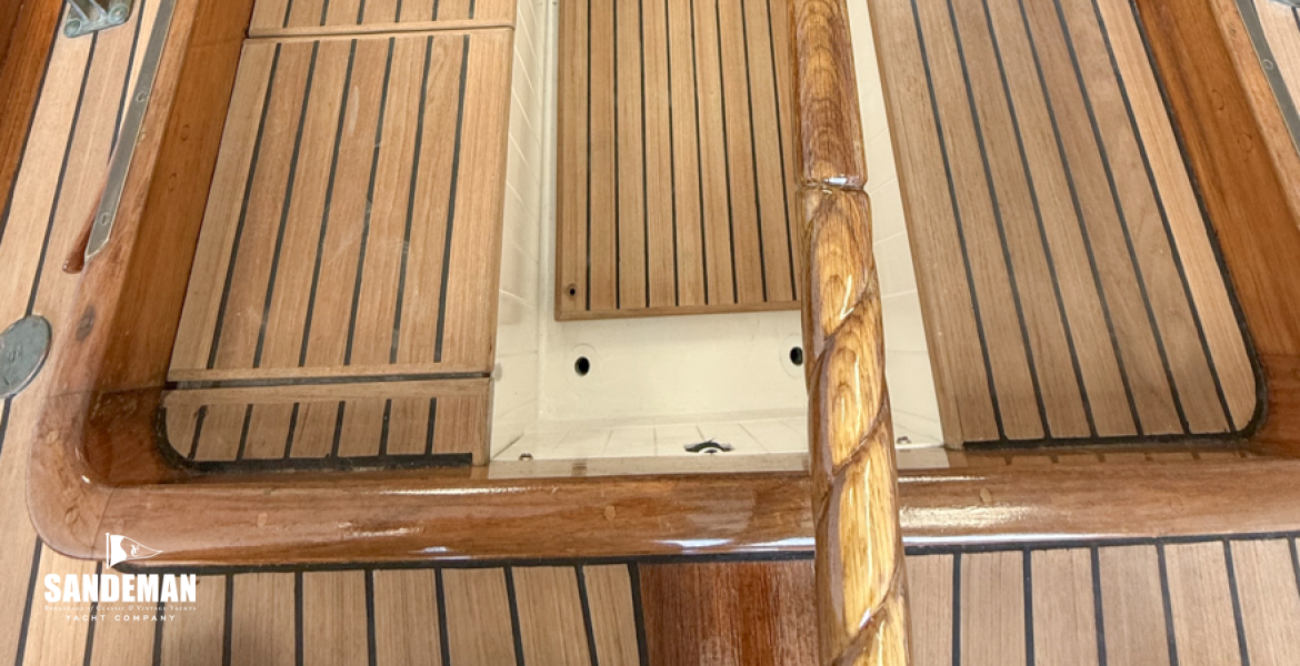 Cockpit view forward