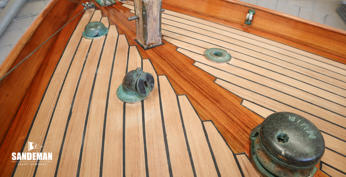Foredeck details