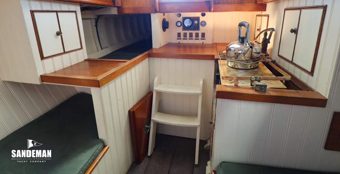 Saloon view aft to companionway