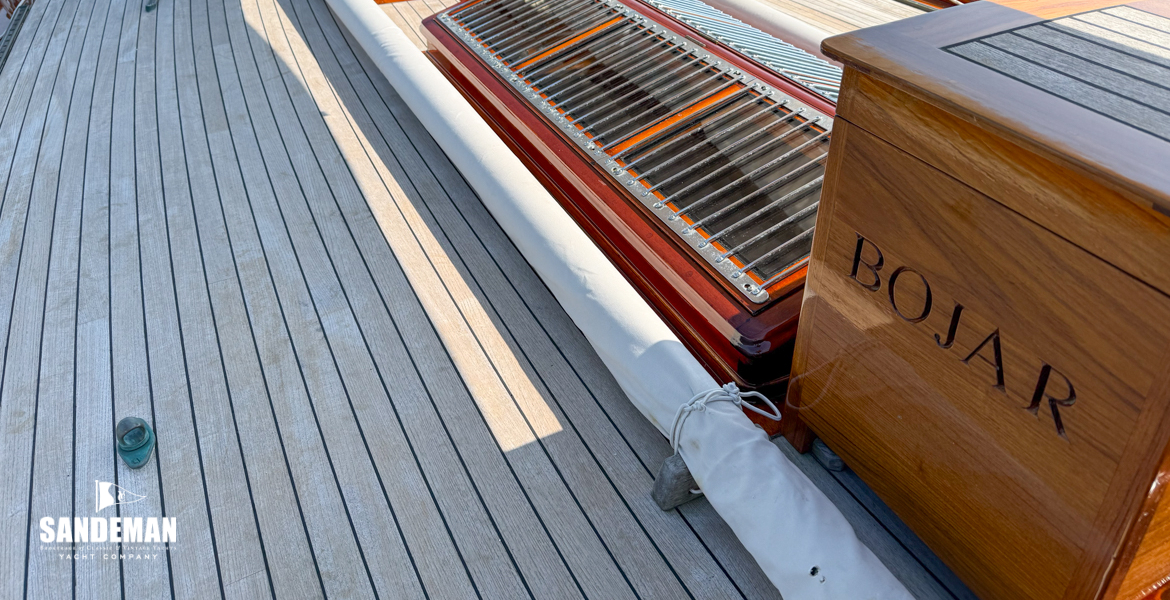 Mid deck view forward