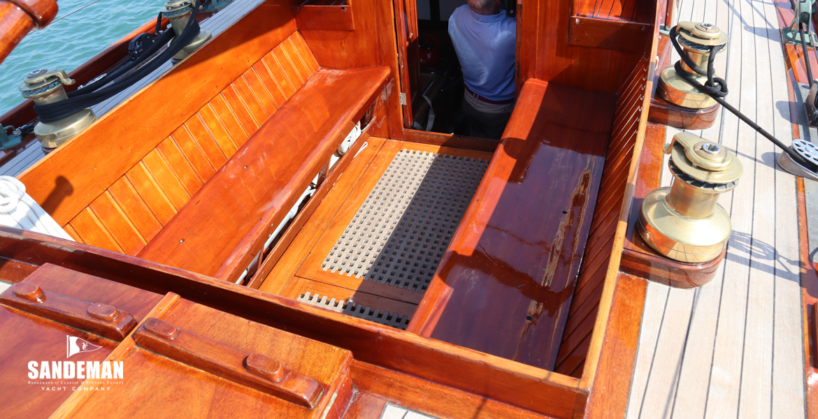 Cockpit view forward