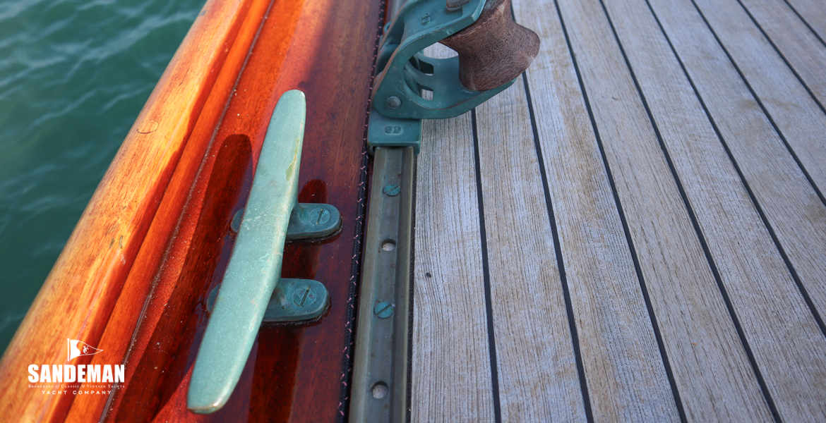 Side deck details