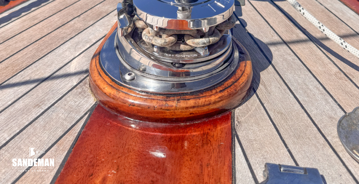 Maxwell electric windlass