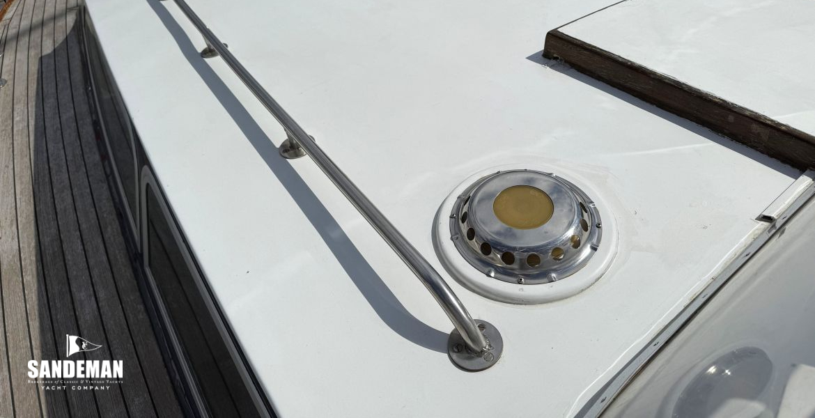 Forward trunk view forward