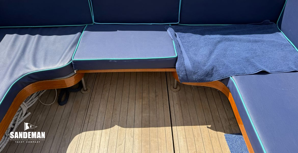 Cockpit view aft to aft cabin companionway