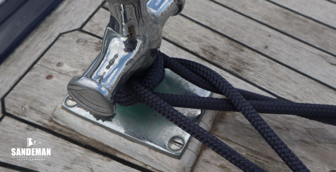 Mooring bollard
