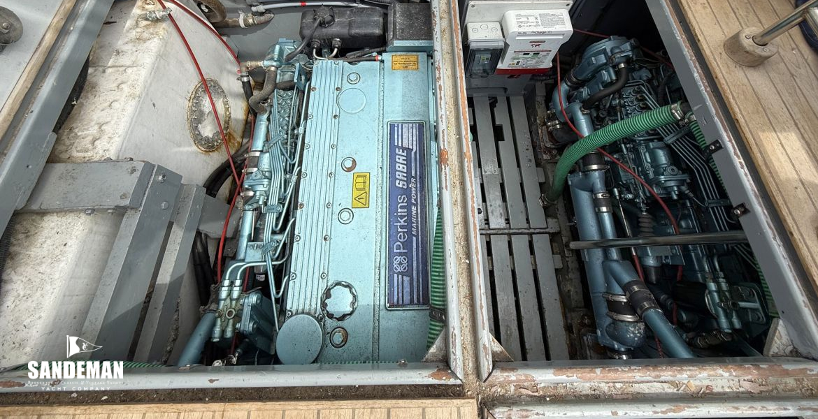 Engine space view forward