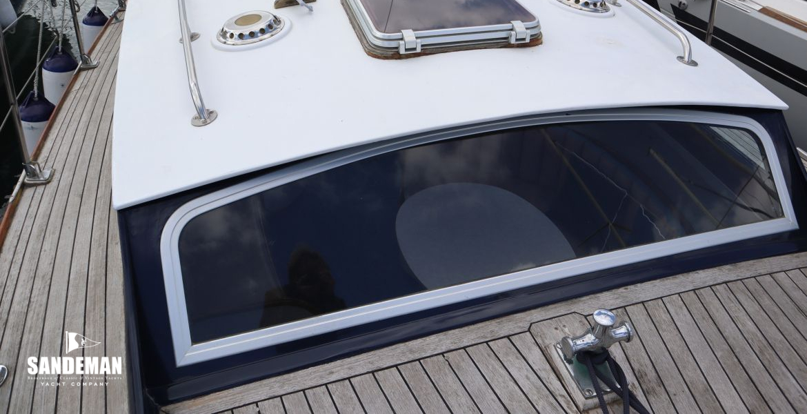 Foredeck view aft