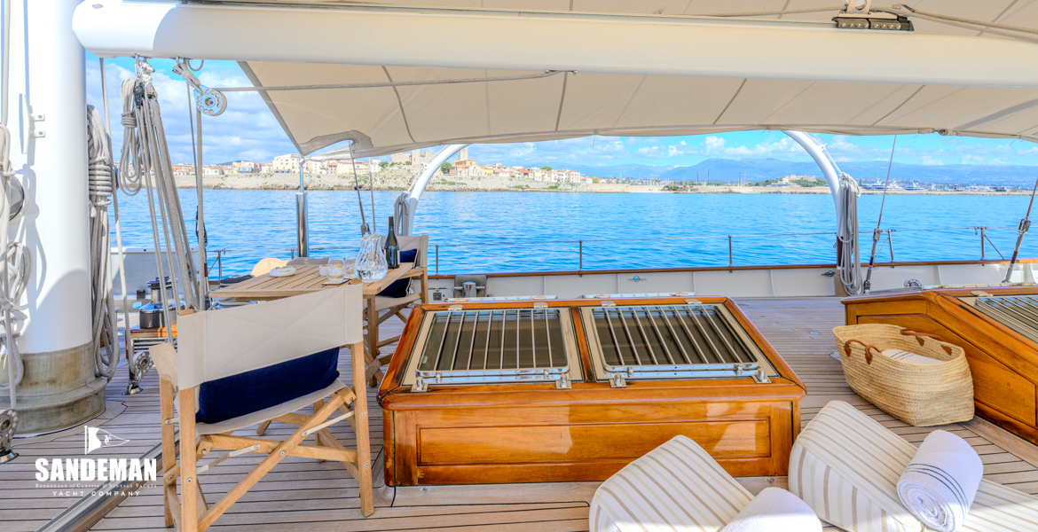 Aft mid deck view to port