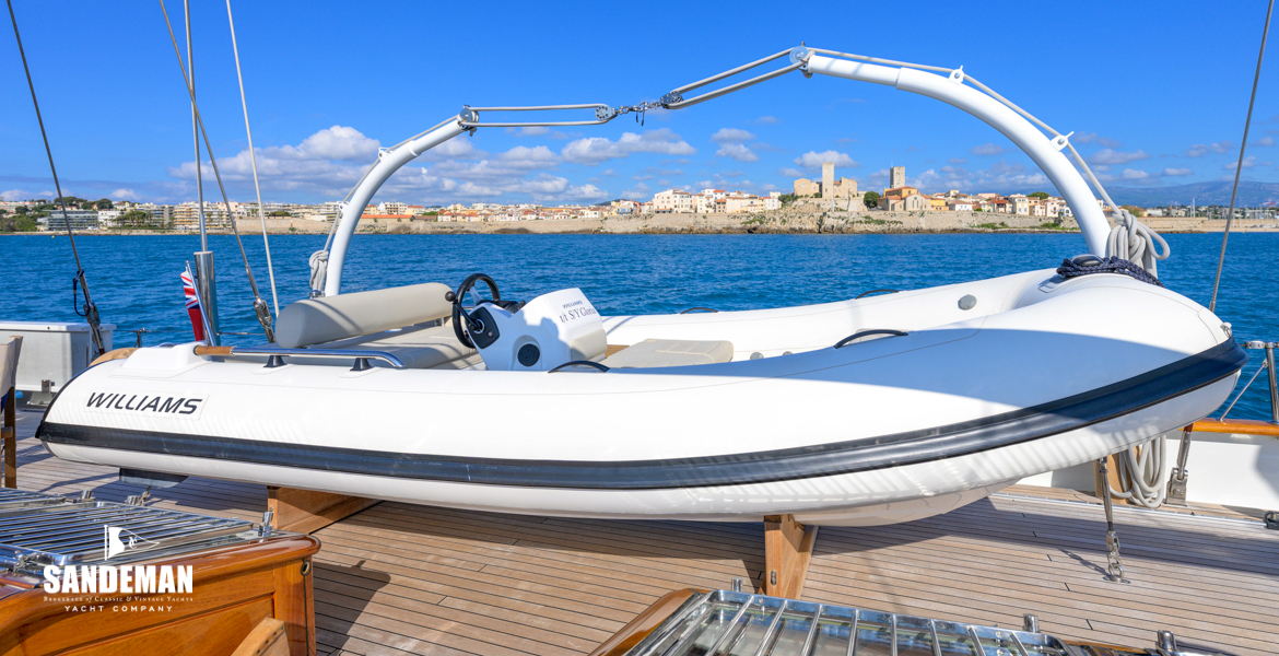 Williams 435 Sportjet tender stowed