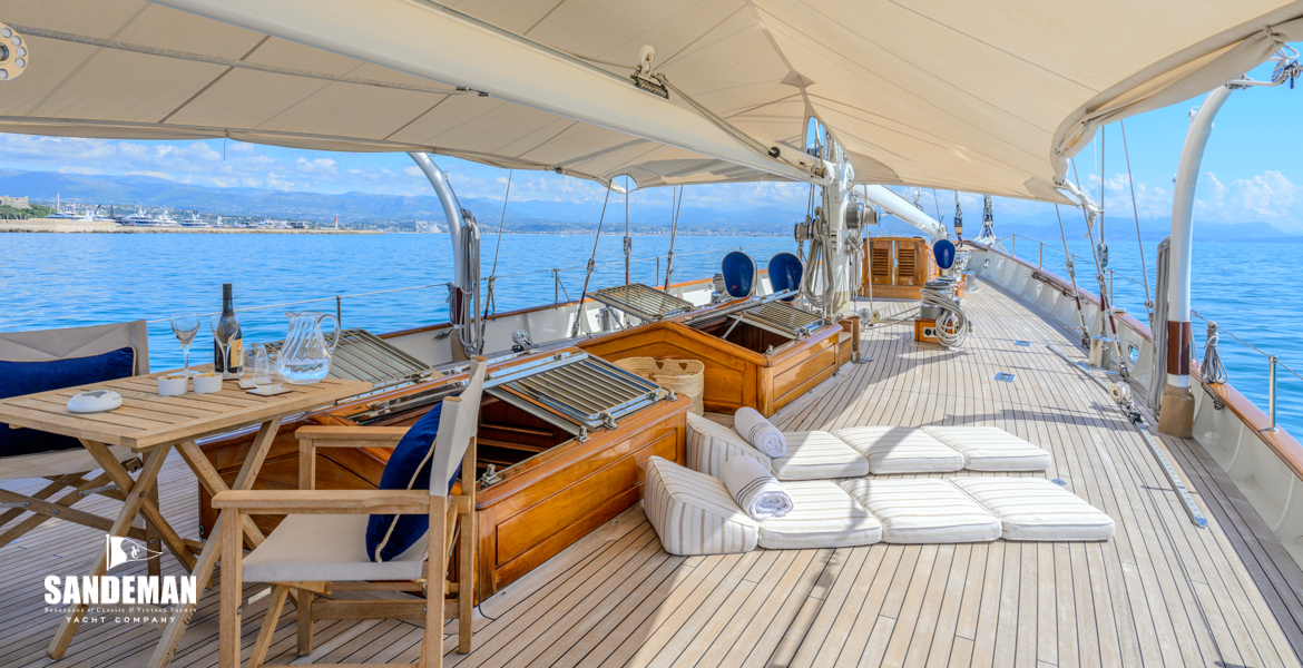 Mid deck view forward