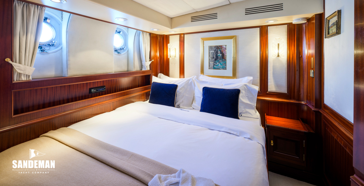 Guest double cabin to port