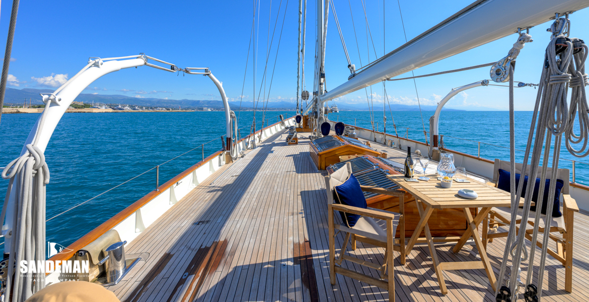 Mid deck view forward