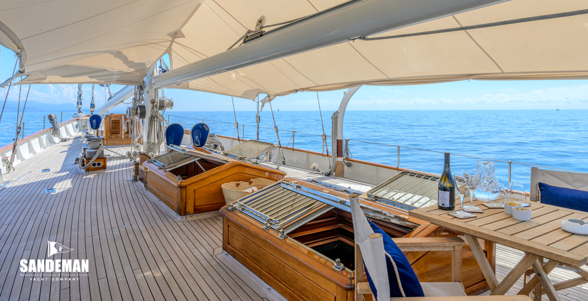 Mid deck view forward