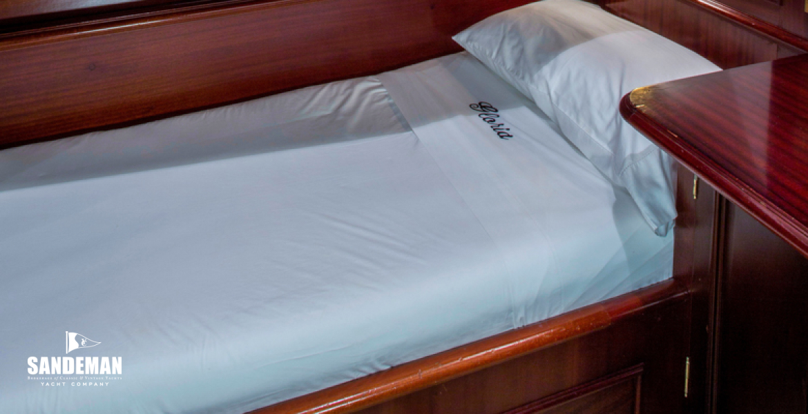 Guest starboard twin berth cabin