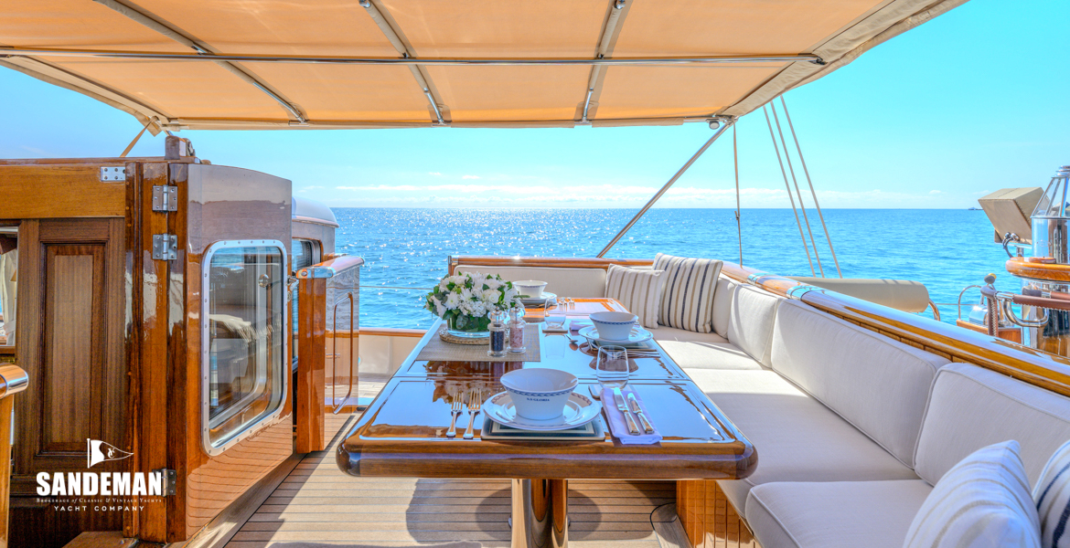 Deck dining view to starboard