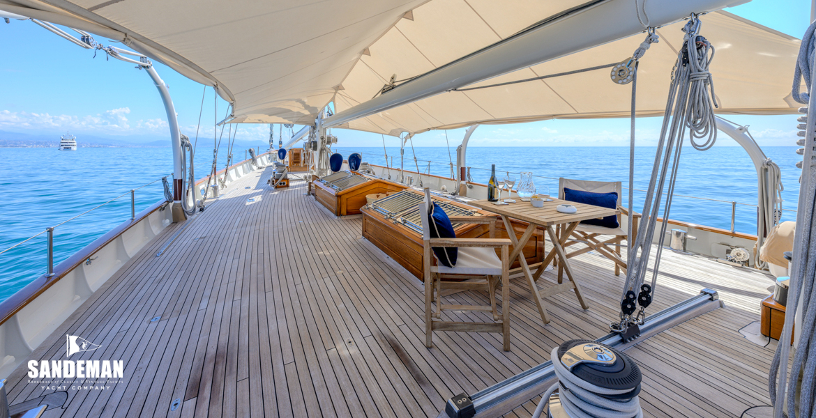 Mid deck view forward