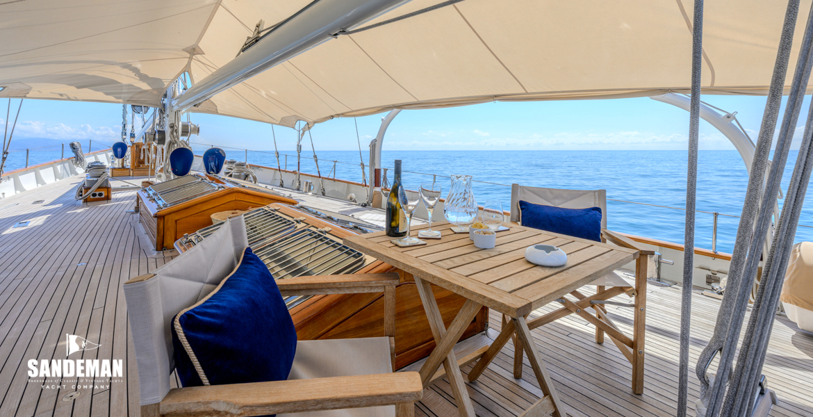 Mid deck view forward