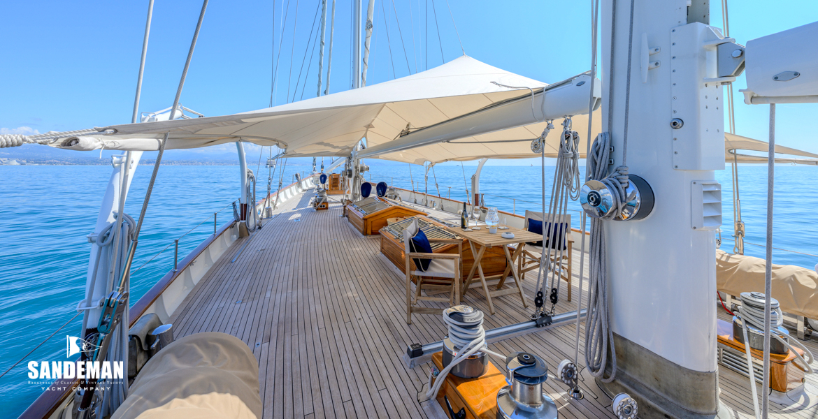 Main mast view forward